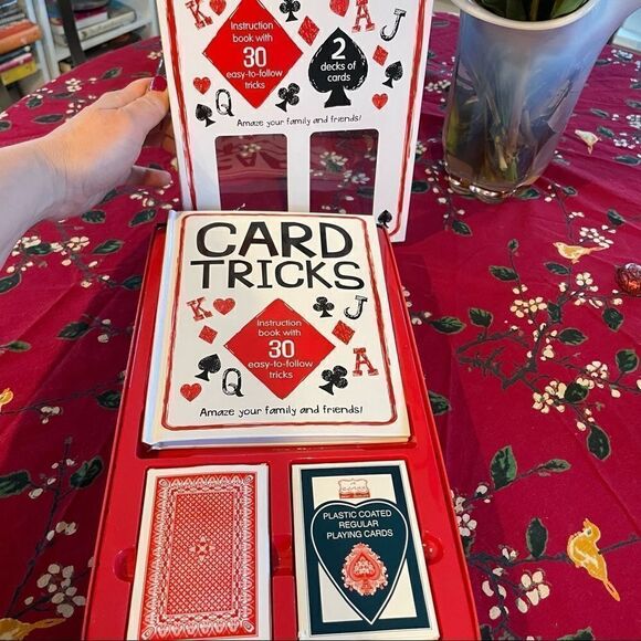 Card tricks set with book and 2 decks of cards! 🪄 🃏 for party tricks & fun 🔮 - Picture 4 of 6